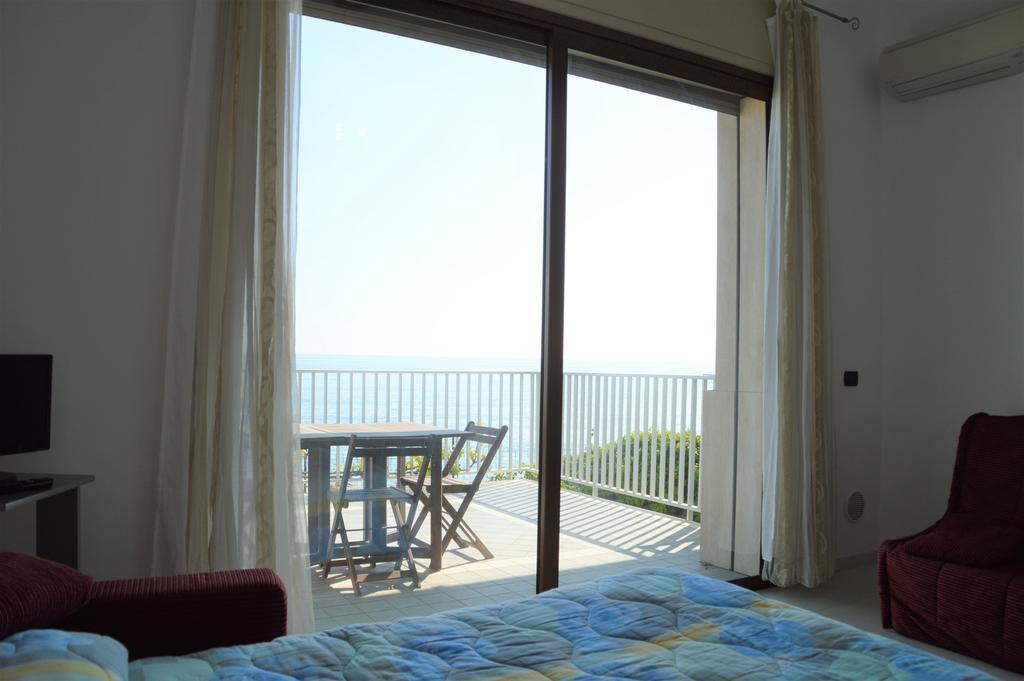Riva Beach Apartment Riva Ligure Eksteriør billede
